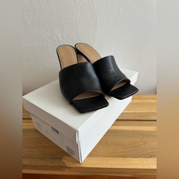 & Other Stories Heeled Leather Square Toe Mule Sandal in Black 37 EU / 6.5-7 US - Picture 2 of 6